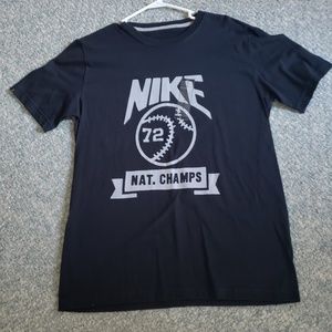 Men's Nike short sleeve navy  shirt size M.